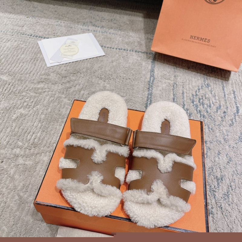 H**mes slippers